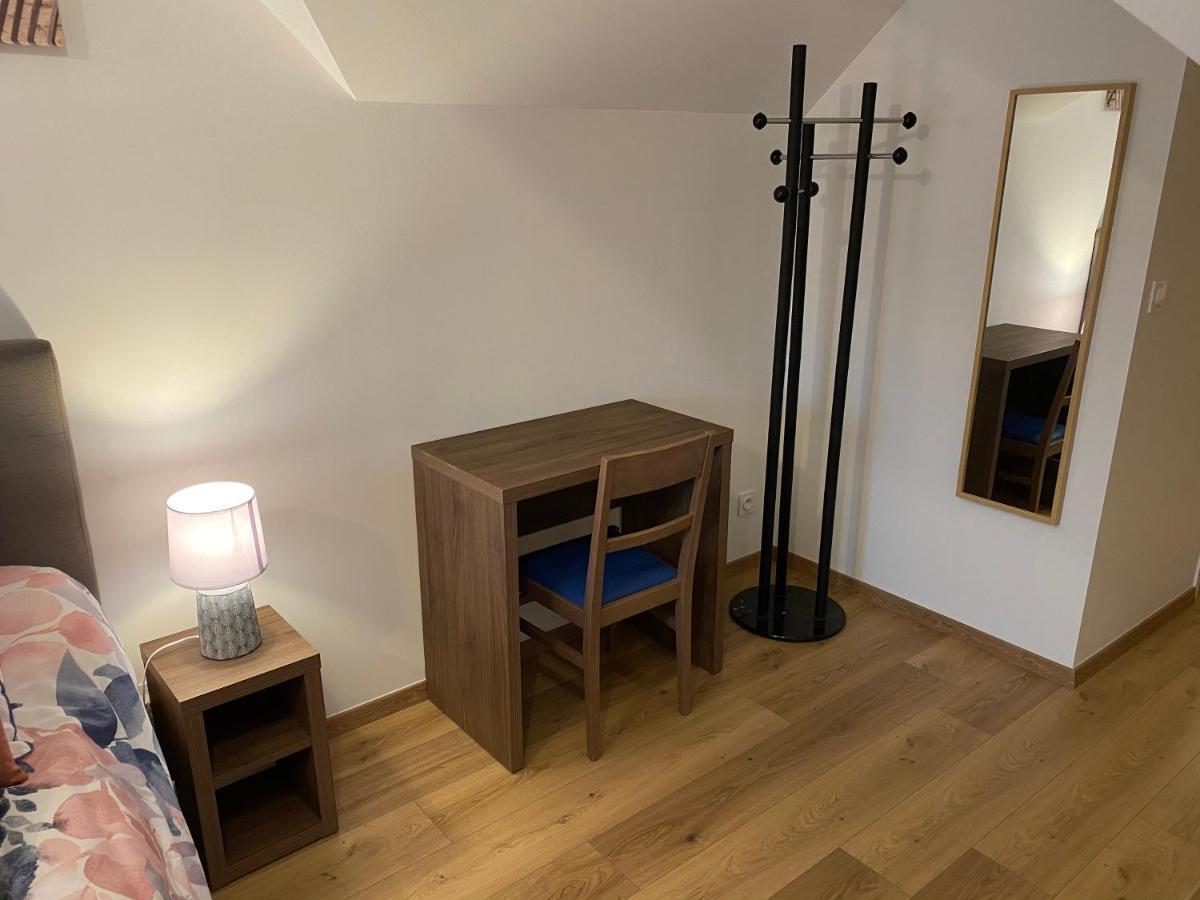 コルスル La Giendrotais Bed & Breakfast エクステリア 写真